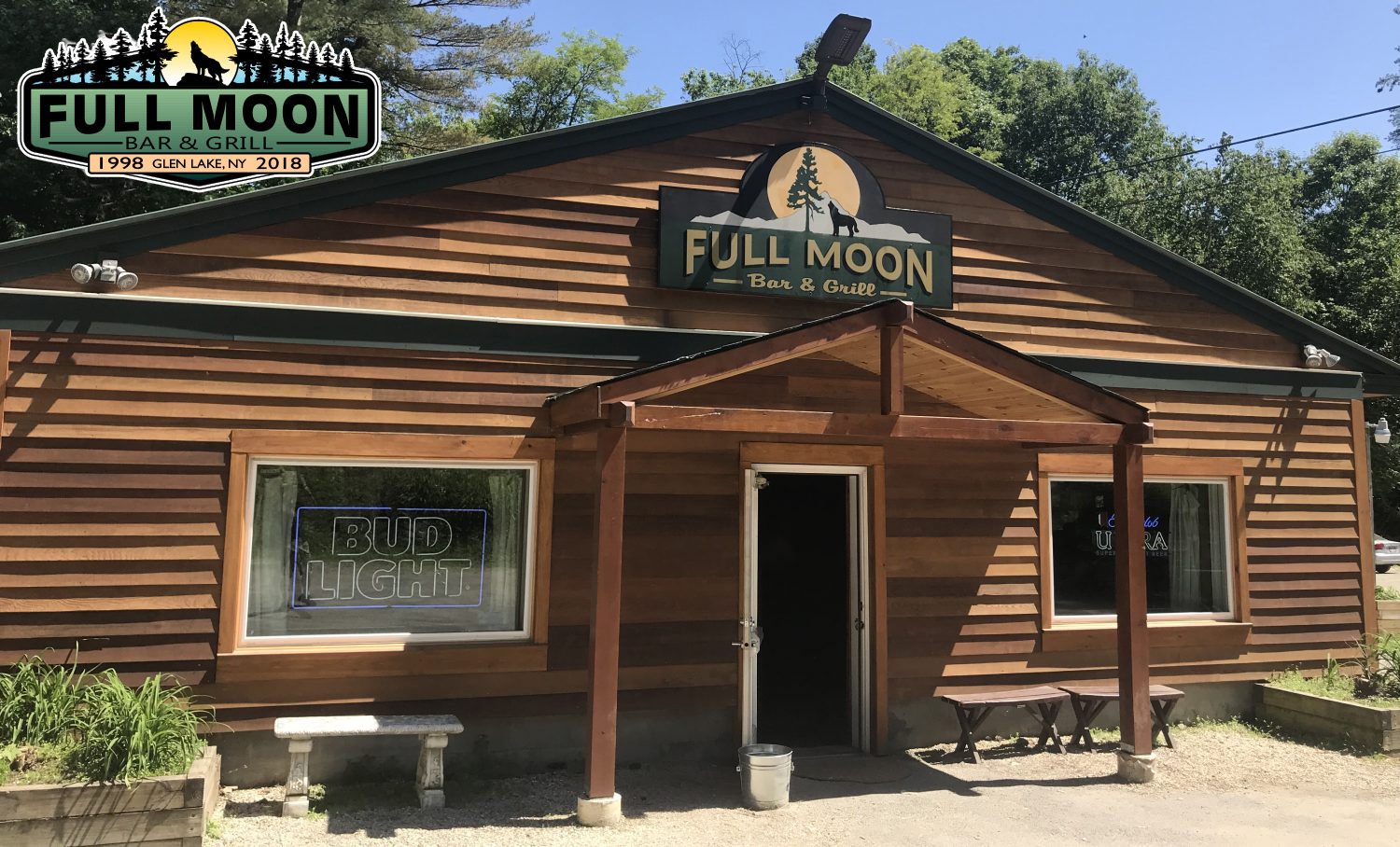 The Full Moon Bar and Grill